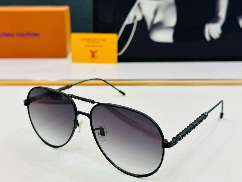 LV Sunglasses 556